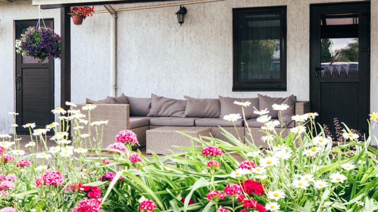 Flower Apartment เวนต์สปิลส์ ภายนอก รูปภาพ