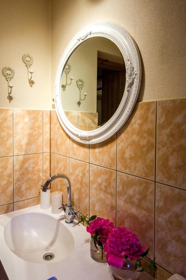 Flower Apartment เวนต์สปิลส์ ภายนอก รูปภาพ
